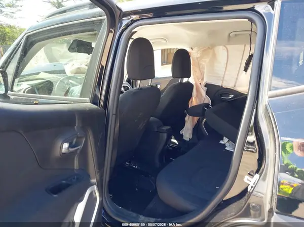 ZACCJBBB2JPH82947 2018 JEEP RENEGADE - Image 8