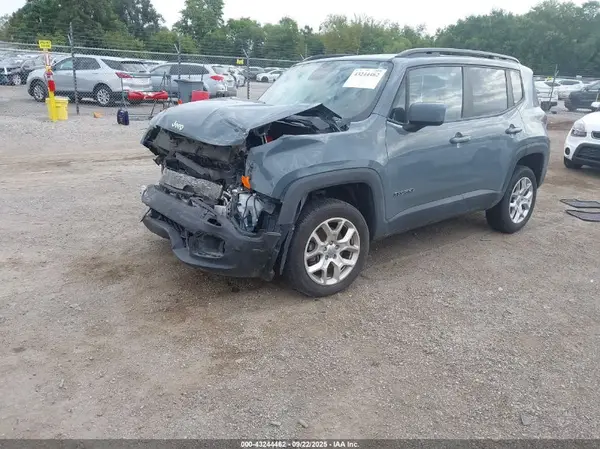 ZACCJBBB2JPJ17348 2018 JEEP RENEGADE - Image 2