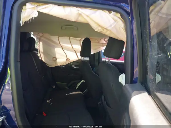 ZACCJBBB2JPJ21254 2018 JEEP RENEGADE - Image 8