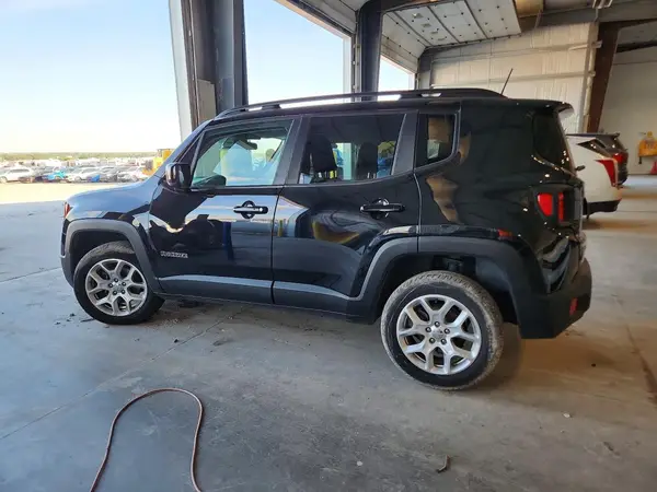 ZACCJBBB2JPJ31959 2018 JEEP RENEGADE - Image 2