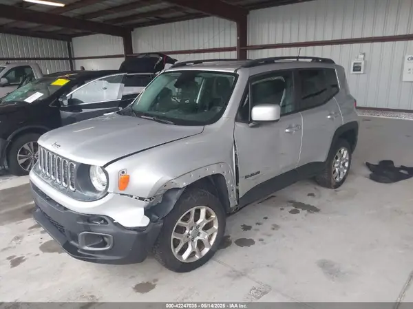 ZACCJBBB3HPE49084 2017 JEEP RENEGADE - Image 2