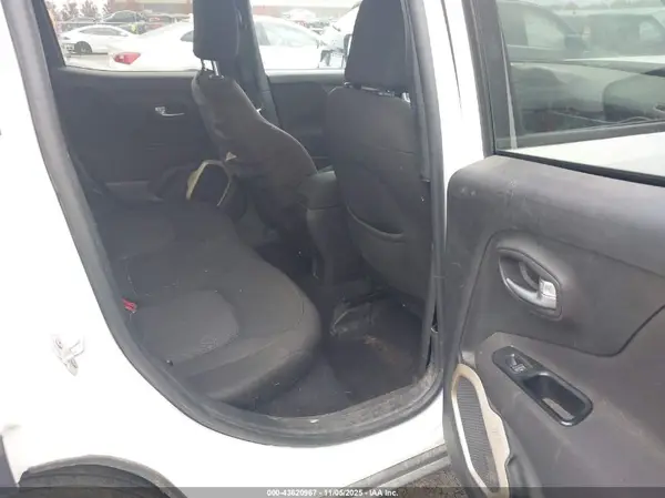 ZACCJBBB3HPE86796 2017 JEEP RENEGADE - Image 8