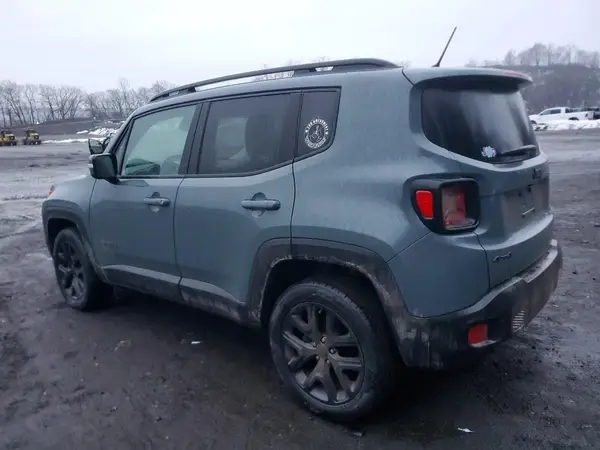 ZACCJBBB3HPF44051 2017 JEEP RENEGADE - Image 2