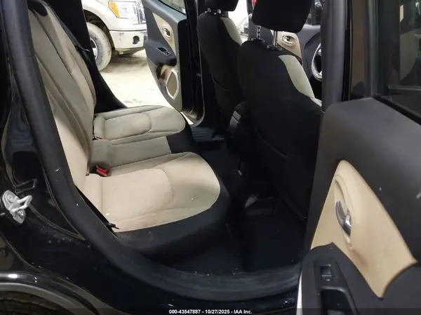 ZACCJBBB3HPG13241 2017 JEEP RENEGADE - Image 8