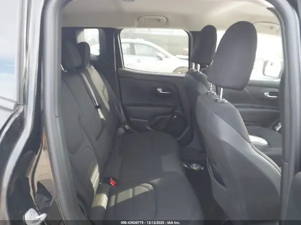 ZACCJBBB3HPG18892 2017 JEEP RENEGADE - Image 8