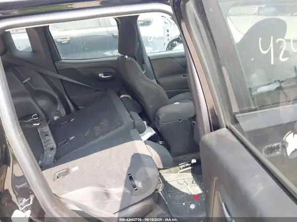 ZACCJBBB3HPG31500 2017 JEEP RENEGADE - Image 8