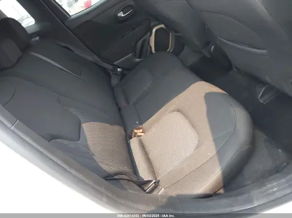 ZACCJBBB3HPG56834 2017 JEEP RENEGADE - Image 8