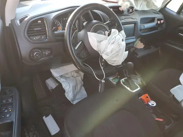 ZACCJBBB3JPH12146 2018 JEEP RENEGADE - Image 8