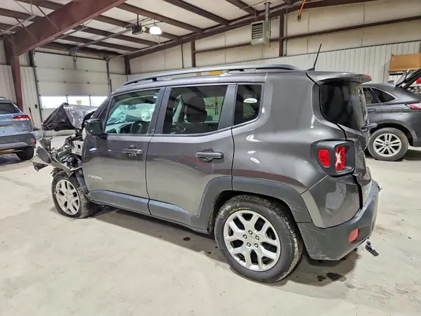 ZACCJBBB3JPH12695 2018 JEEP RENEGADE - Image 2