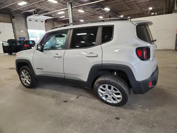 ZACCJBBB3JPH16889 2018 JEEP RENEGADE - Image 2
