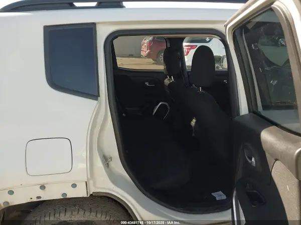 ZACCJBBB3JPH31019 2018 JEEP RENEGADE - Image 8