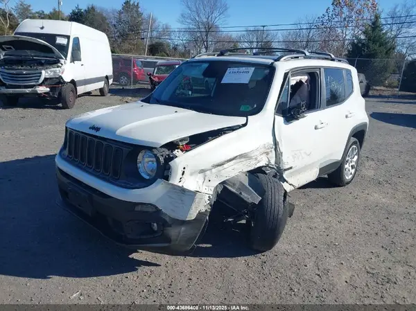 ZACCJBBB3JPH42201 2018 JEEP RENEGADE - Image 2