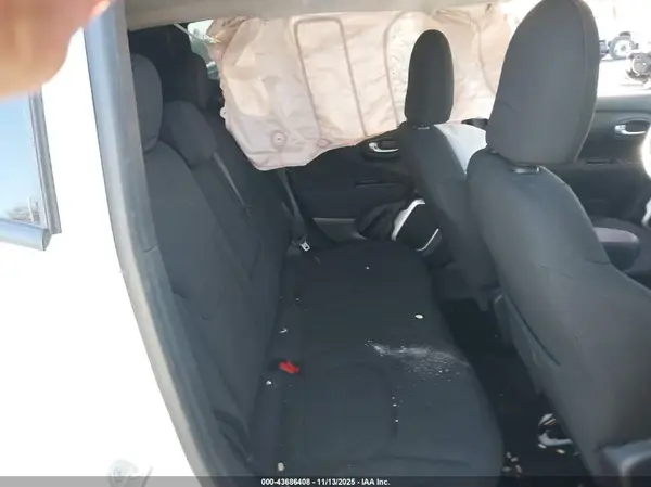 ZACCJBBB3JPH42201 2018 JEEP RENEGADE - Image 8