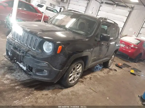 ZACCJBBB3JPH83086 2018 JEEP RENEGADE - Image 2
