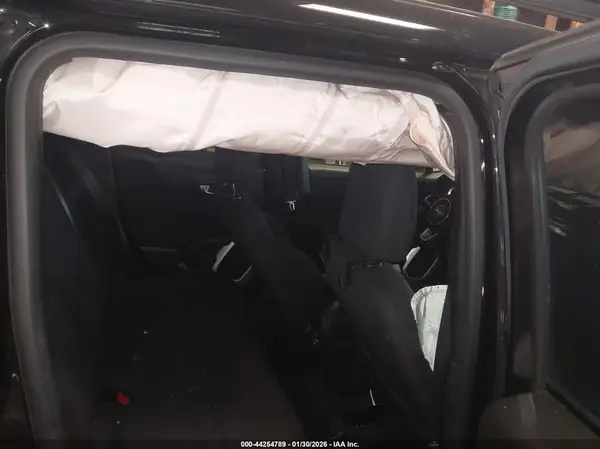 ZACCJBBB3JPH83086 2018 JEEP RENEGADE - Image 8