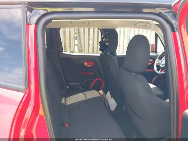 ZACCJBBB3JPH88983 2018 JEEP RENEGADE - Image 8