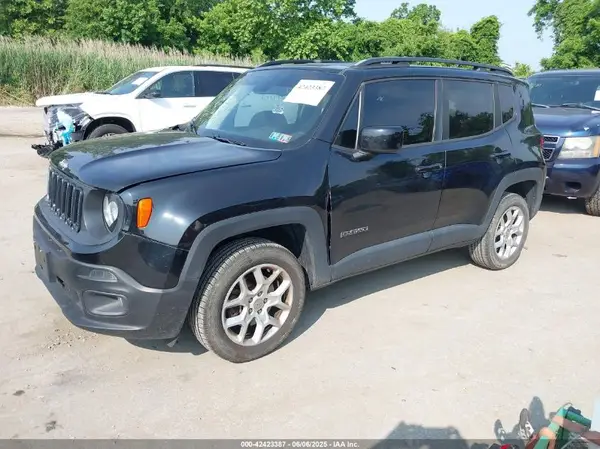 ZACCJBBB3JPJ02535 2018 JEEP RENEGADE - Image 2