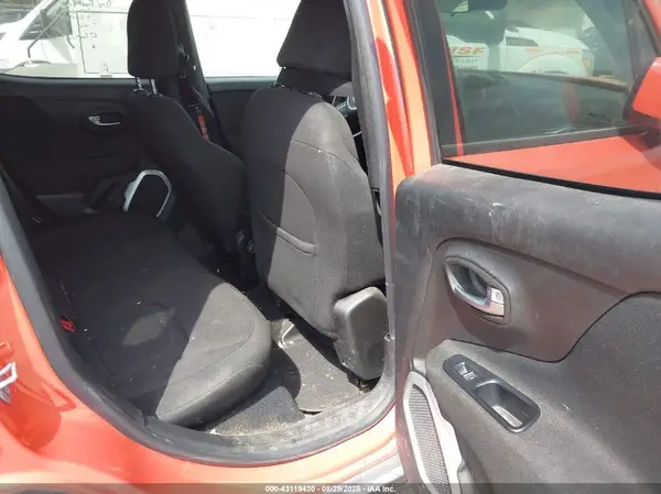 ZACCJBBB3JPJ30884 2018 JEEP RENEGADE - Image 8