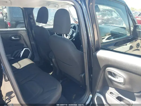 ZACCJBBB3JPJ37575 2018 JEEP RENEGADE - Image 8