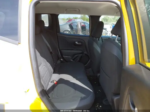 ZACCJBBB4HPE84927 2017 JEEP RENEGADE - Image 8