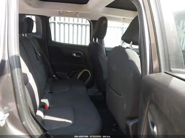 ZACCJBBB4HPF10345 2017 JEEP RENEGADE - Image 8