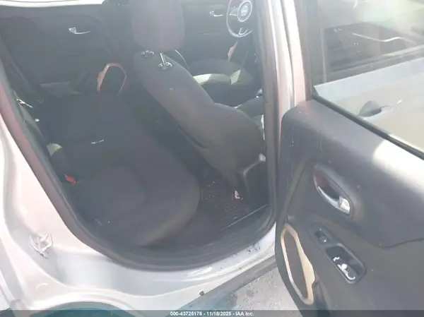 ZACCJBBB4HPF37156 2017 JEEP RENEGADE - Image 8