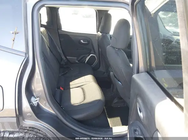 ZACCJBBB4HPF75826 2017 JEEP RENEGADE - Image 8