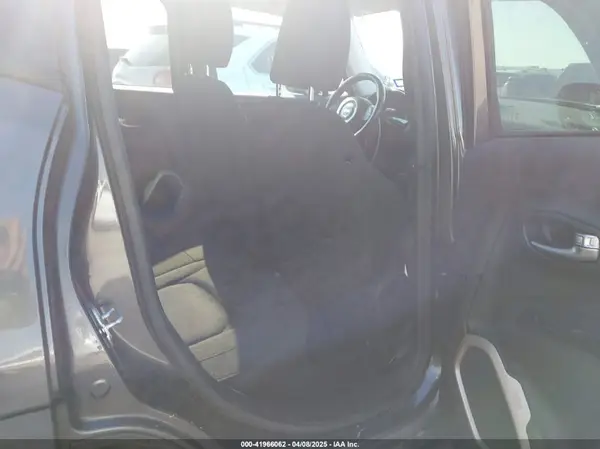 ZACCJBBB4HPG48757 2017 JEEP RENEGADE - Image 8