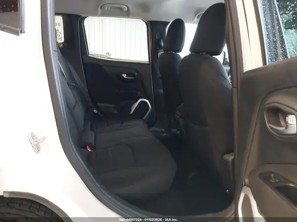 ZACCJBBB4JPH00555 2018 JEEP RENEGADE - Image 8