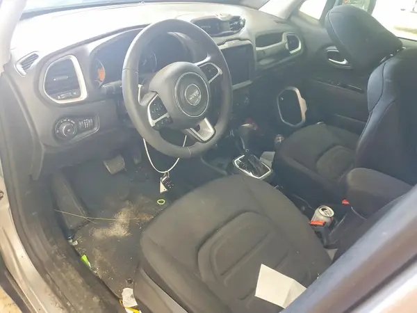 ZACCJBBB4JPH10972 2018 JEEP RENEGADE - Image 8