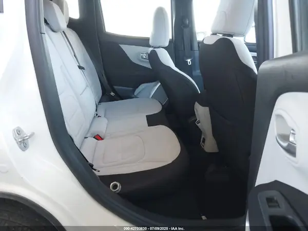 ZACCJBBB4JPH29960 2018 JEEP RENEGADE - Image 8