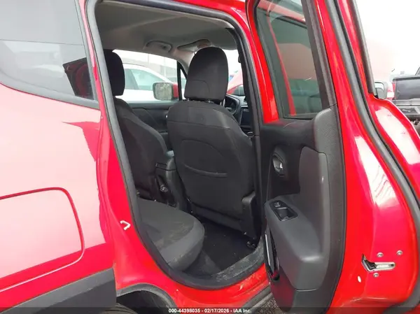 ZACCJBBB4JPH30557 2018 JEEP RENEGADE - Image 8
