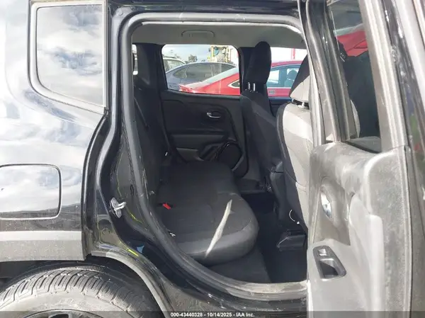 ZACCJBBB4JPH36648 2018 JEEP RENEGADE - Image 8