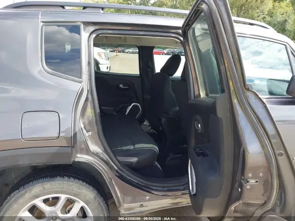 ZACCJBBB4JPH56415 2018 JEEP RENEGADE - Image 8