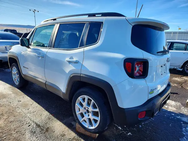 ZACCJBBB4JPH69522 2018 JEEP RENEGADE - Image 2