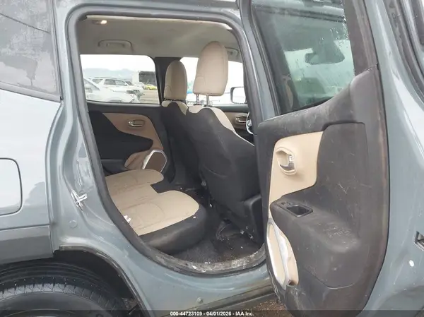 ZACCJBBB4JPH84764 2018 JEEP RENEGADE - Image 8