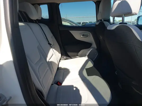 ZACCJBBB4JPH98308 2018 JEEP RENEGADE - Image 8