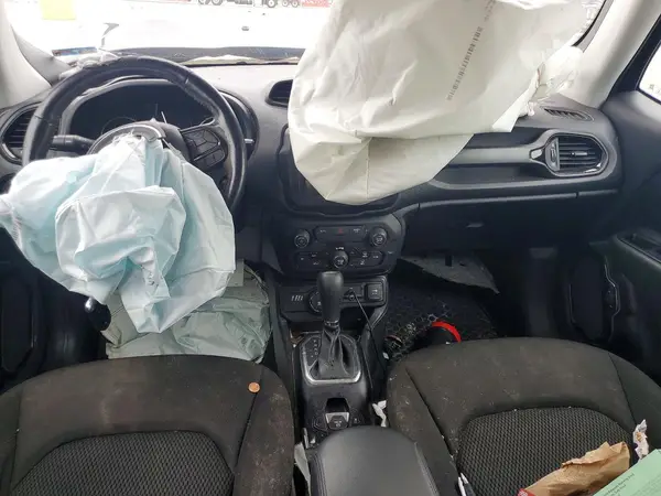 ZACCJBBB4JPJ15178 2018 JEEP RENEGADE - Image 8