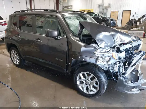 ZACCJBBB4JPJ53204 2018 JEEP RENEGADE