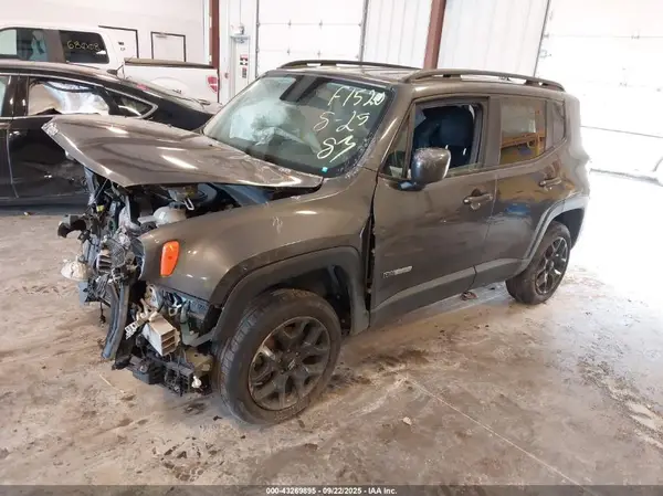 ZACCJBBB5HPF19300 2017 JEEP RENEGADE - Image 2