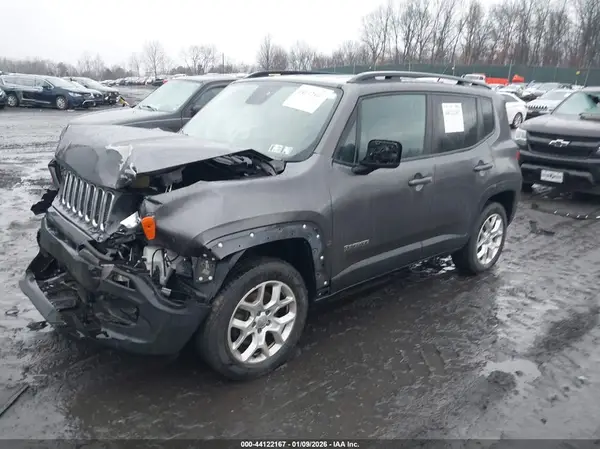 ZACCJBBB5HPF34573 2017 JEEP RENEGADE - Image 2