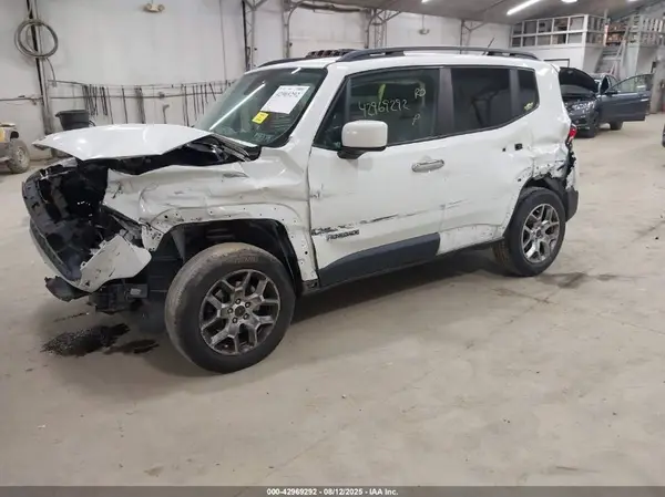 ZACCJBBB5HPF38686 2017 JEEP RENEGADE - Image 2