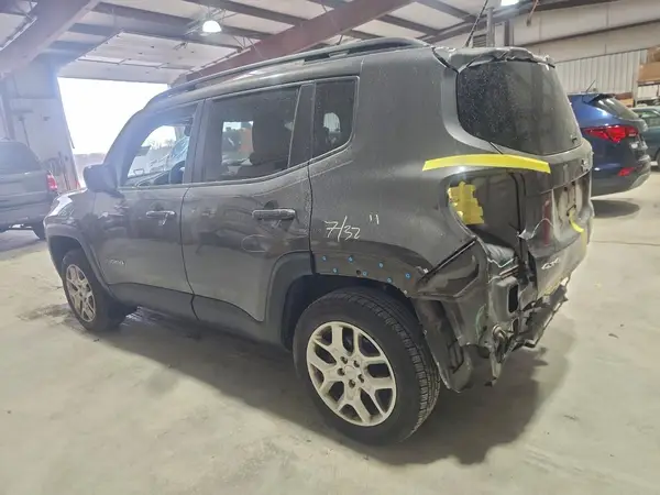 ZACCJBBB5HPF49171 2017 JEEP RENEGADE - Image 2