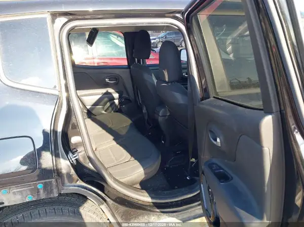 ZACCJBBB5HPG21972 2017 JEEP RENEGADE - Image 8