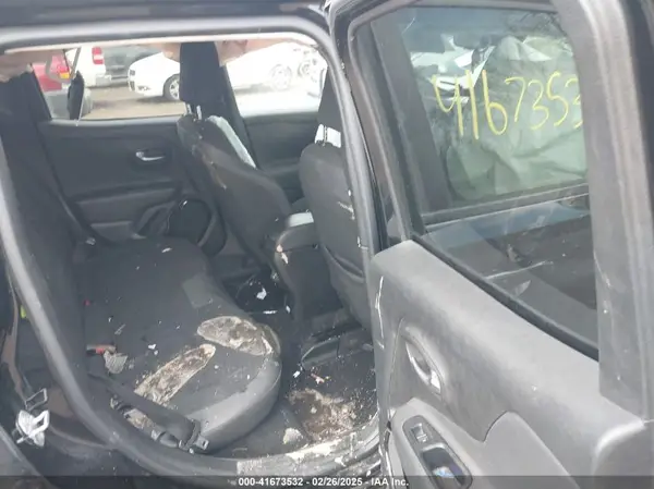 ZACCJBBB5JPH00547 2018 JEEP RENEGADE - Image 8