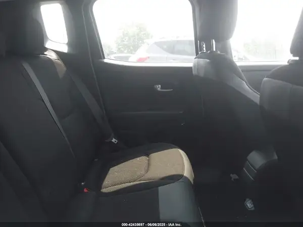 ZACCJBBB5JPH78116 2018 JEEP RENEGADE - Image 8