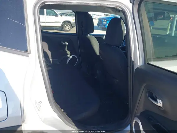 ZACCJBBB5JPJ14508 2018 JEEP RENEGADE - Image 8
