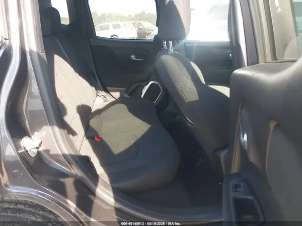 ZACCJBBB5JPJ38582 2018 JEEP RENEGADE - Image 8