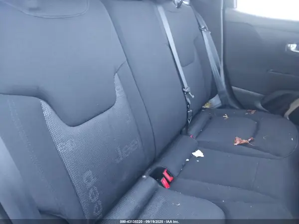 ZACCJBBB6HPE75436 2017 JEEP RENEGADE - Image 8