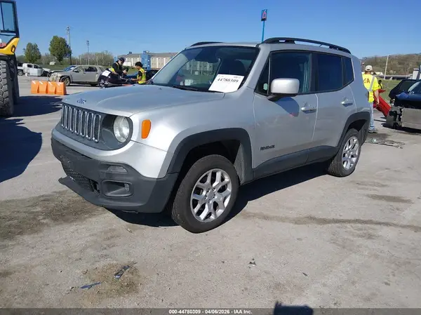 ZACCJBBB6HPE80040 2017 JEEP RENEGADE - Image 2